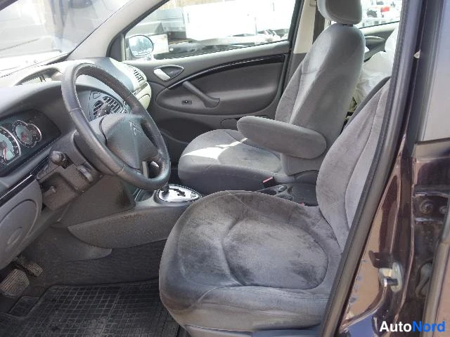 Punainen Citroen C5 2005, kuva 15