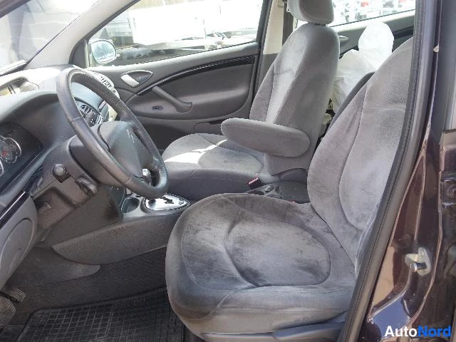 Punainen Citroen C5 2005, kuva 16