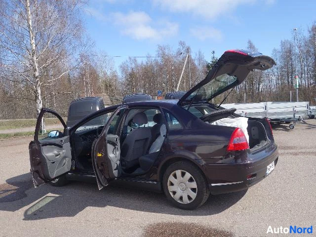 Punainen Citroen C5 2005, takaviisto, kuva 10