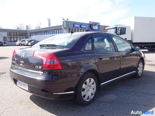 Punainen Citroen C5 2005, takaviisto, kuva 11
