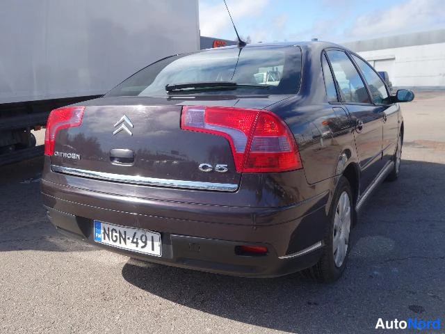 Punainen Citroen C5 2005, takaviisto, kuva 12