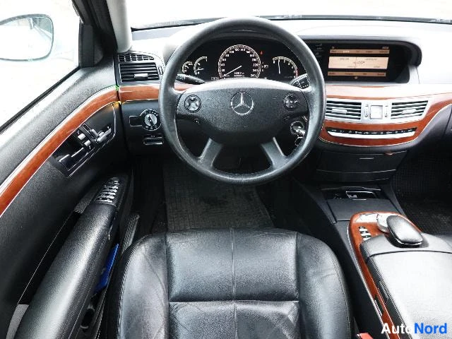 Hopea Mercedes-Benz 320 CDI 2006, ohjaamo, kuva 19