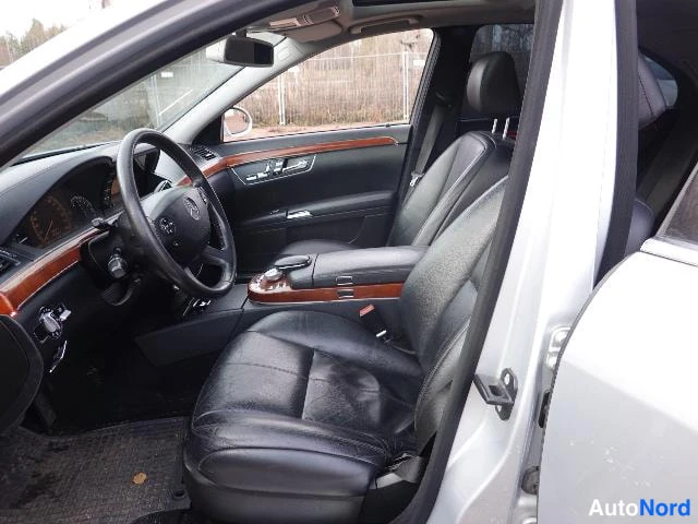 Hopea Mercedes-Benz 320 CDI 2006, ohjaamo, kuva 20