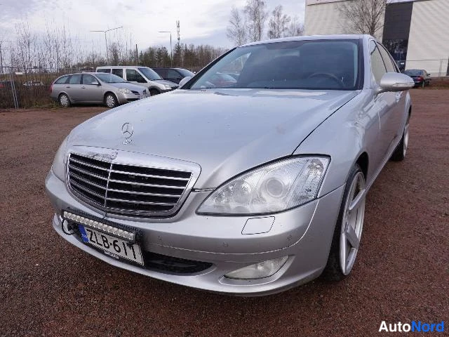 Hopea Mercedes-Benz 320 CDI 2006, etuviisto, keula vasemmalle, kuva 2