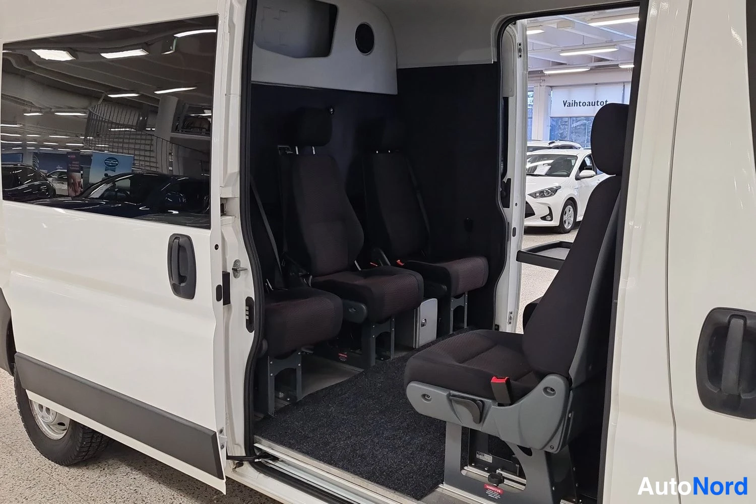 Valkoinen Citroen Jumper 2021, kuva 19