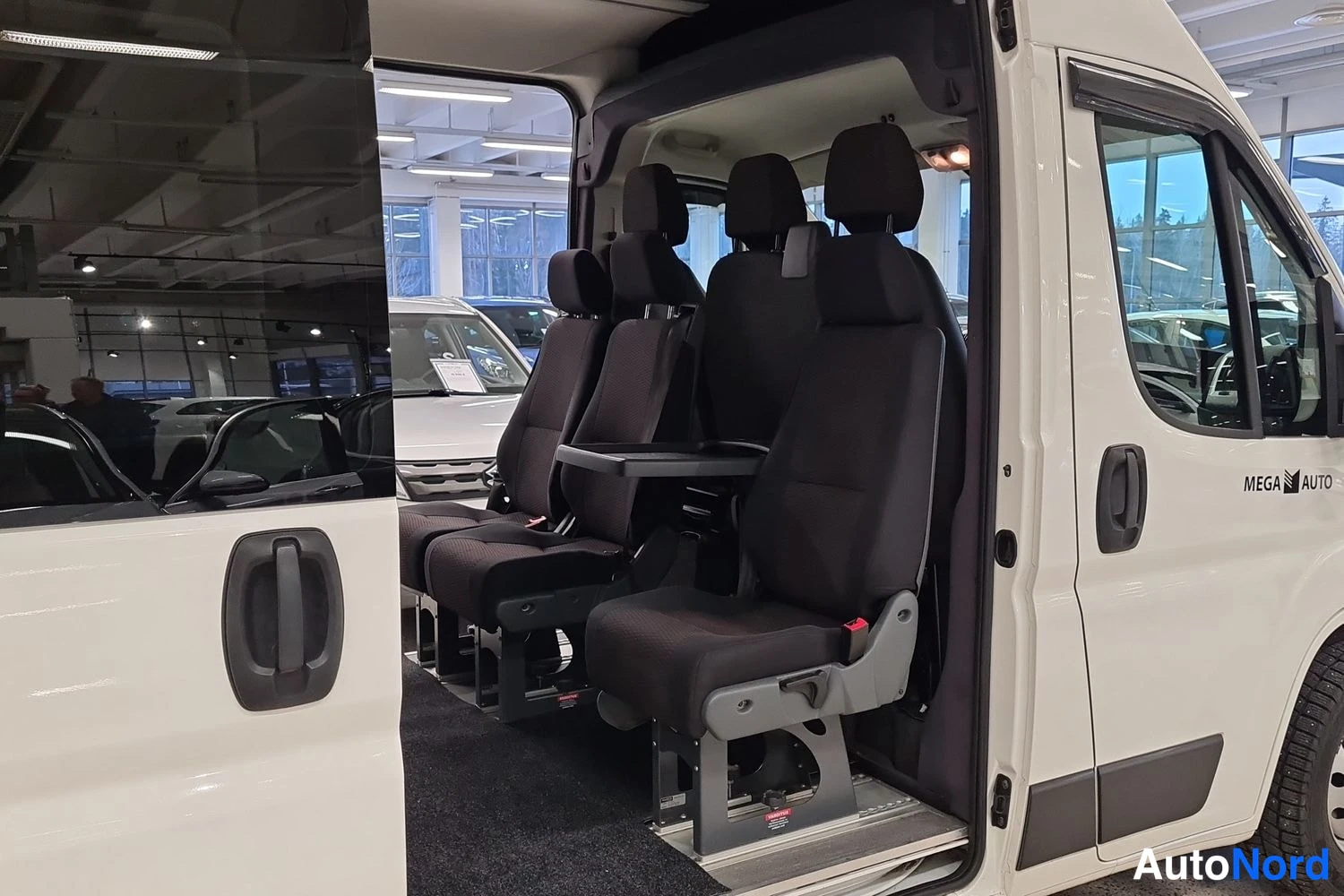 Valkoinen Citroen Jumper 2021, kuva 20