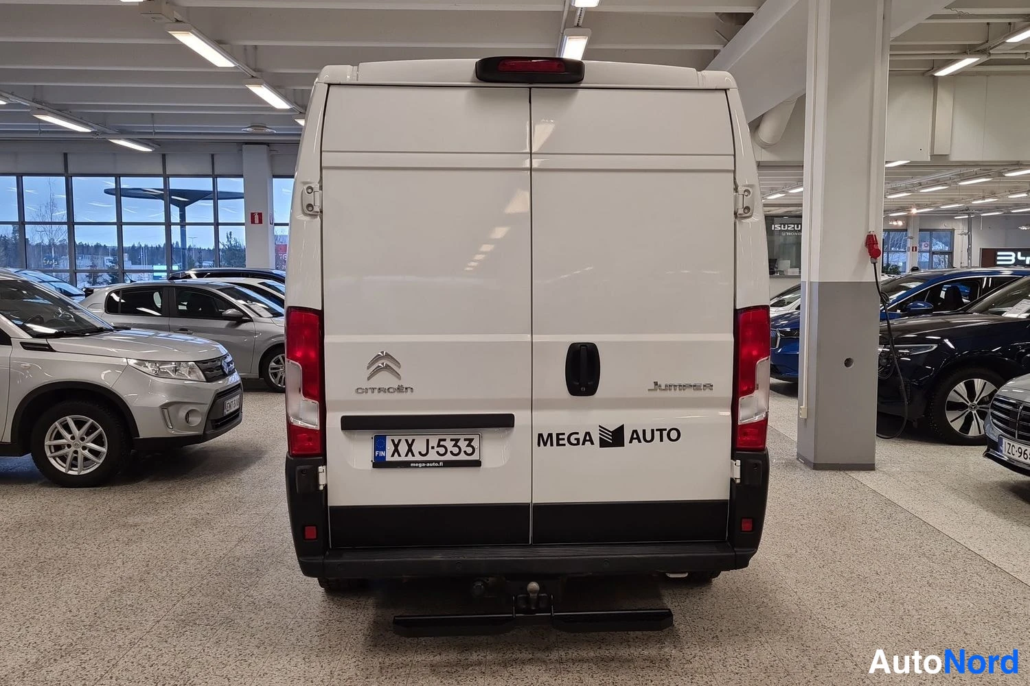 Valkoinen Citroen Jumper 2021, takaa, kuva 6