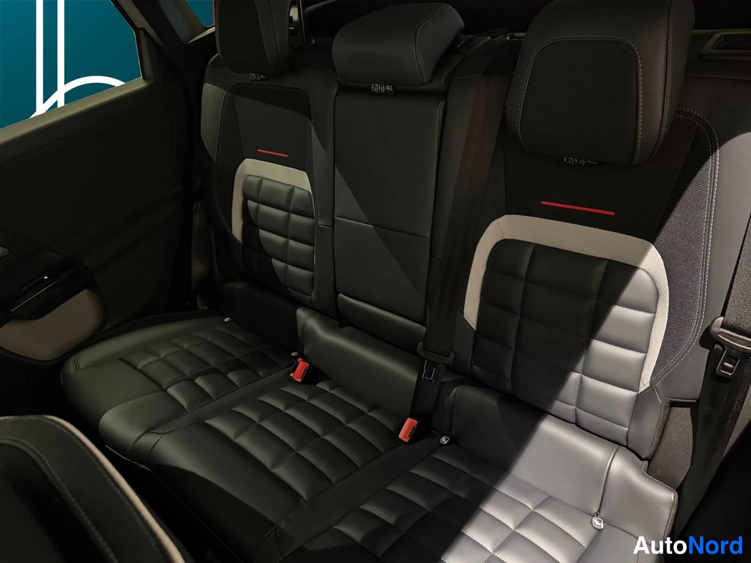 Valkoinen Citroen c5 aircross 2026, kuva 12