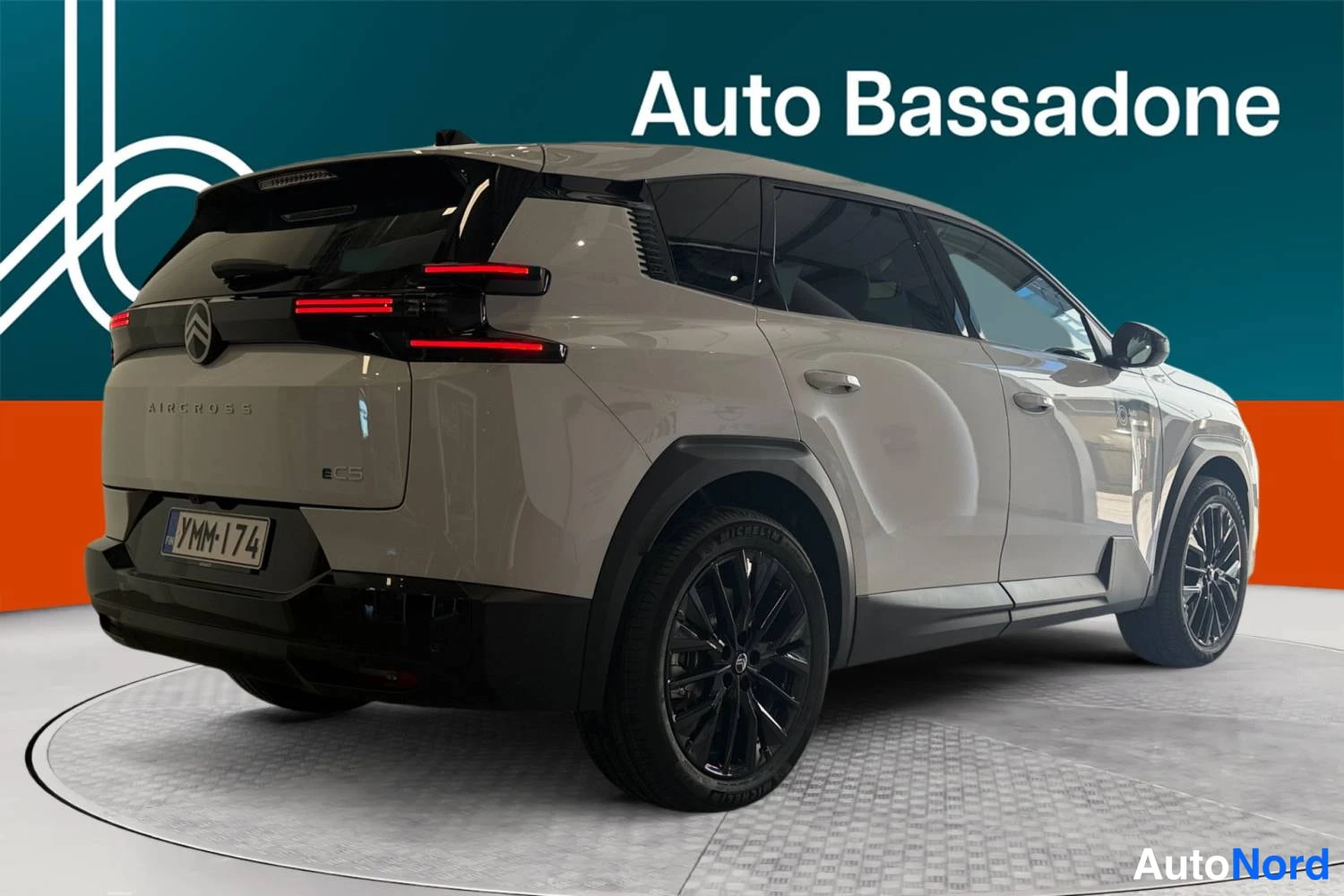 Valkoinen Citroen c5 aircross 2026, takaviisto, kuva 6