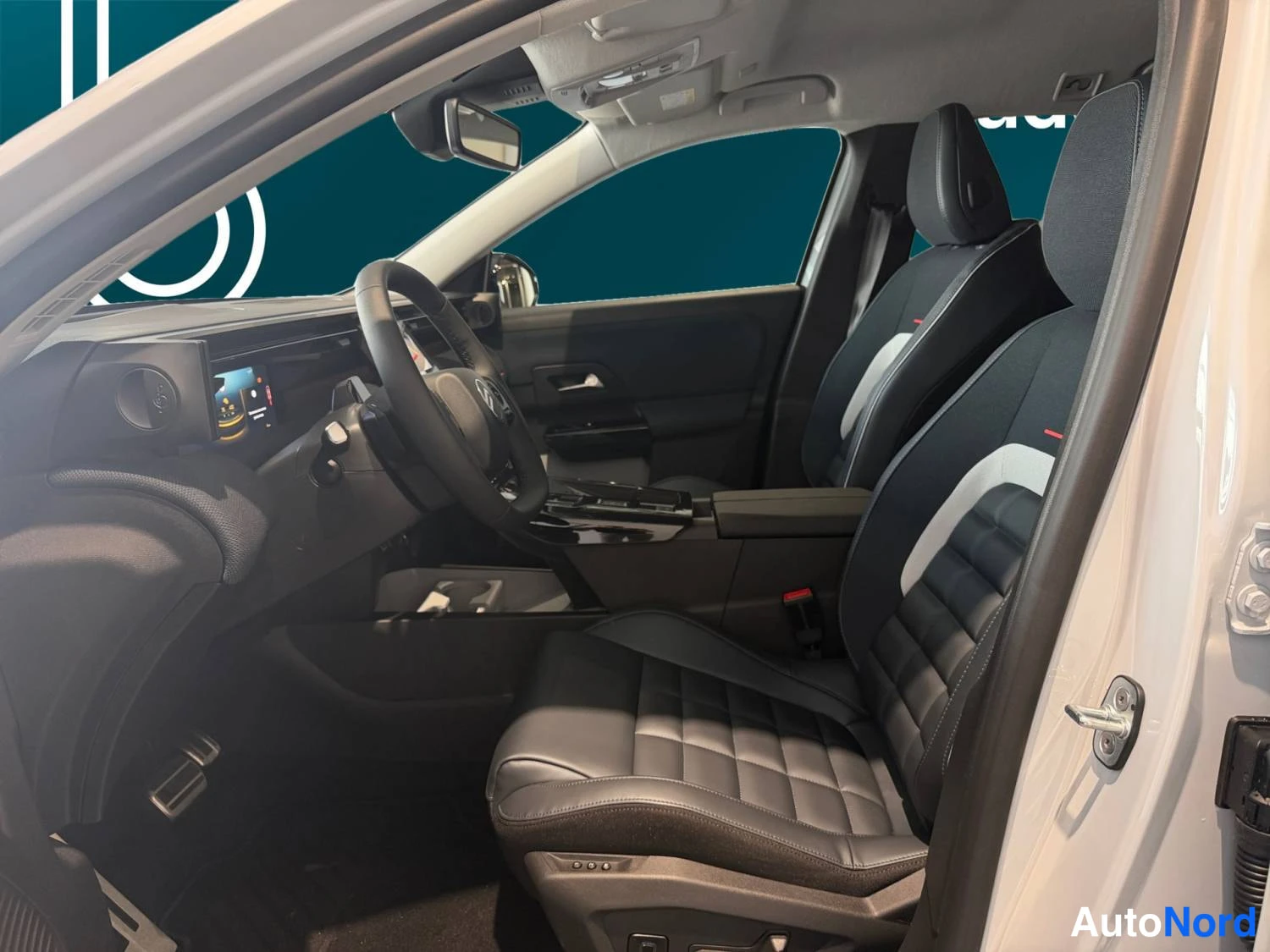 Valkoinen Citroen c5 aircross 2026, kuva 19