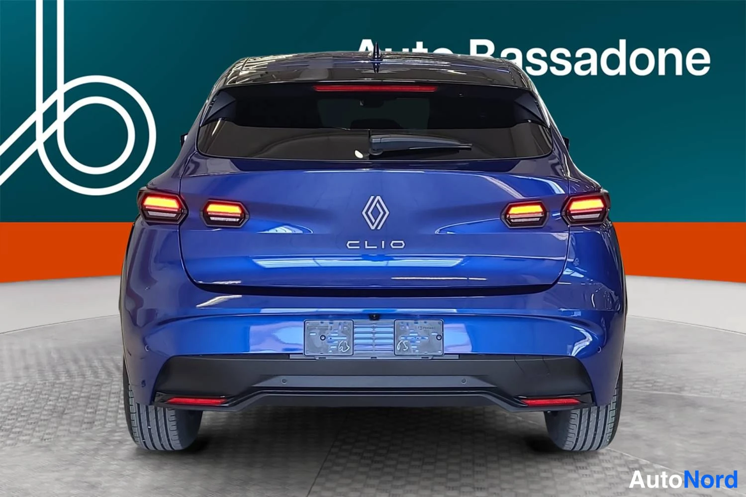 Sininen Renault Clio 2026, takaa, kuva 8