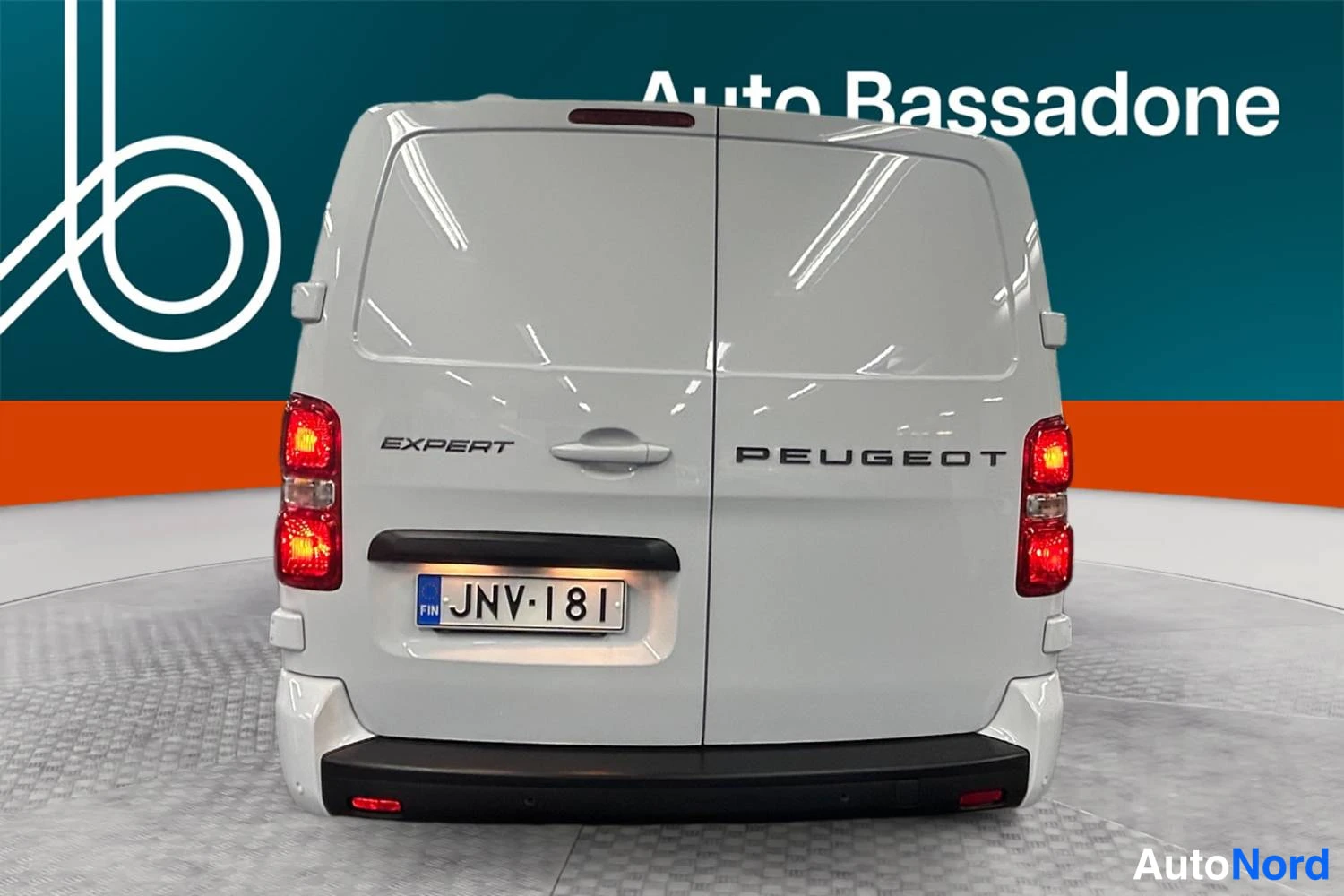 Valkoinen Peugeot Expert 2025, takaa, kuva 8