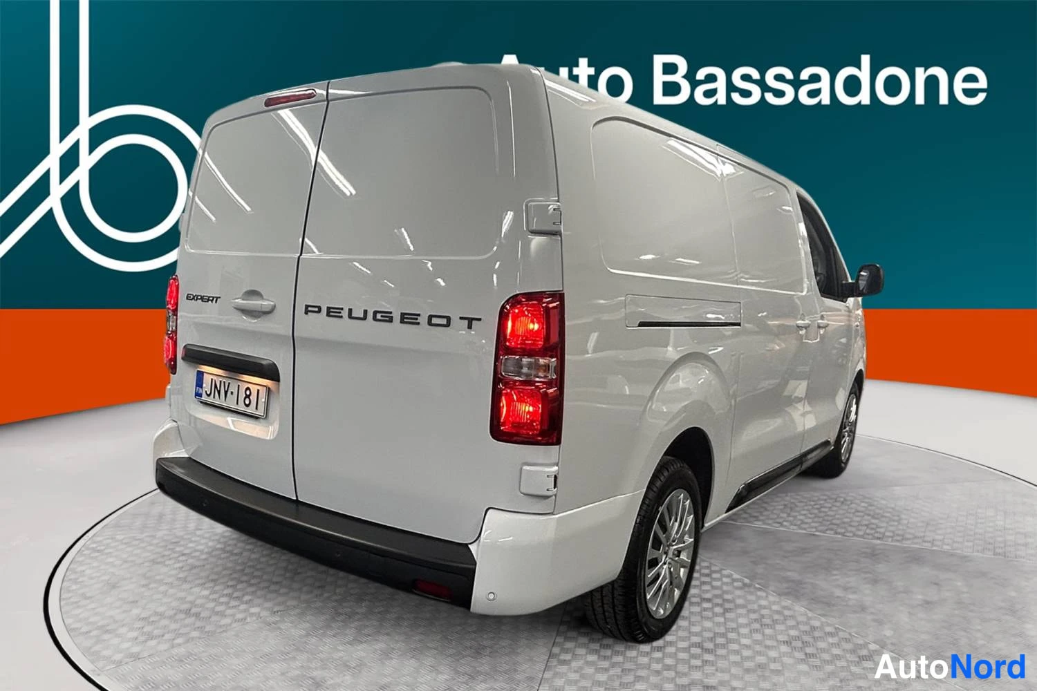 Valkoinen Peugeot Expert 2025, takaviisto, kuva 7