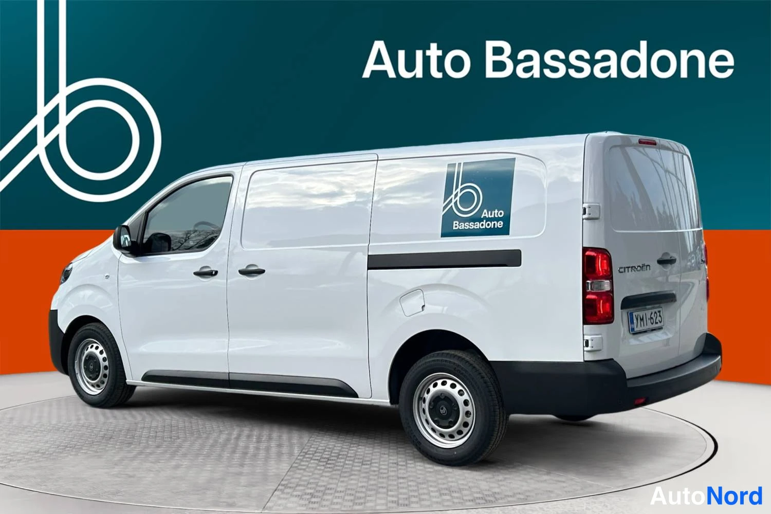 Valkoinen Citroen Jumpy 2026, takaviisto, kuva 3