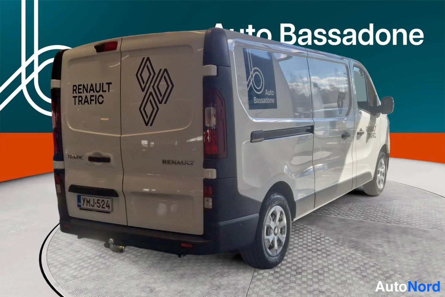 Valkoinen Renault Trafic 2026, takaviisto, kuva 5