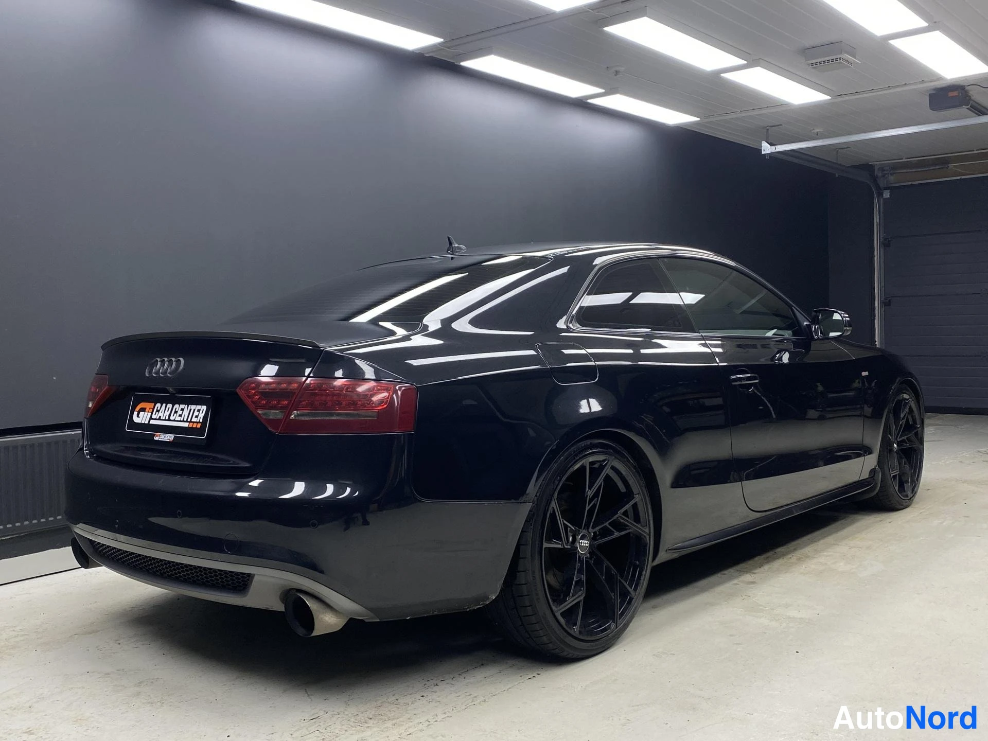 Musta Audi A5 2010, takaviisto, kuva 5