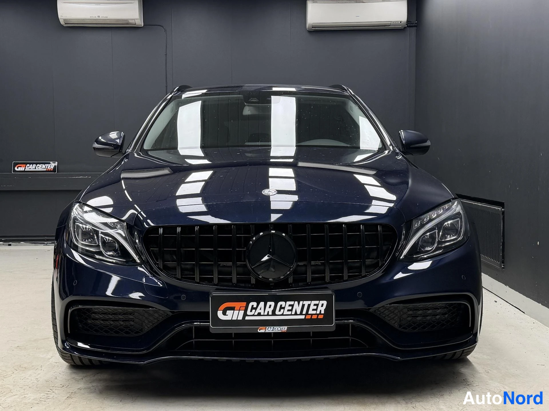 Sininen Mercedes-Benz C 2015, edestä, kuva 4