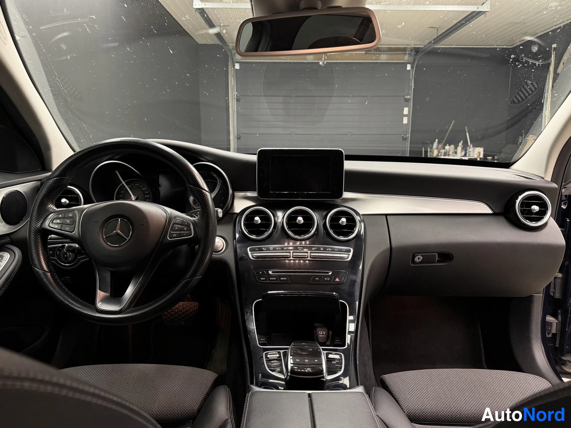 Sininen Mercedes-Benz C 2015, kuva 13