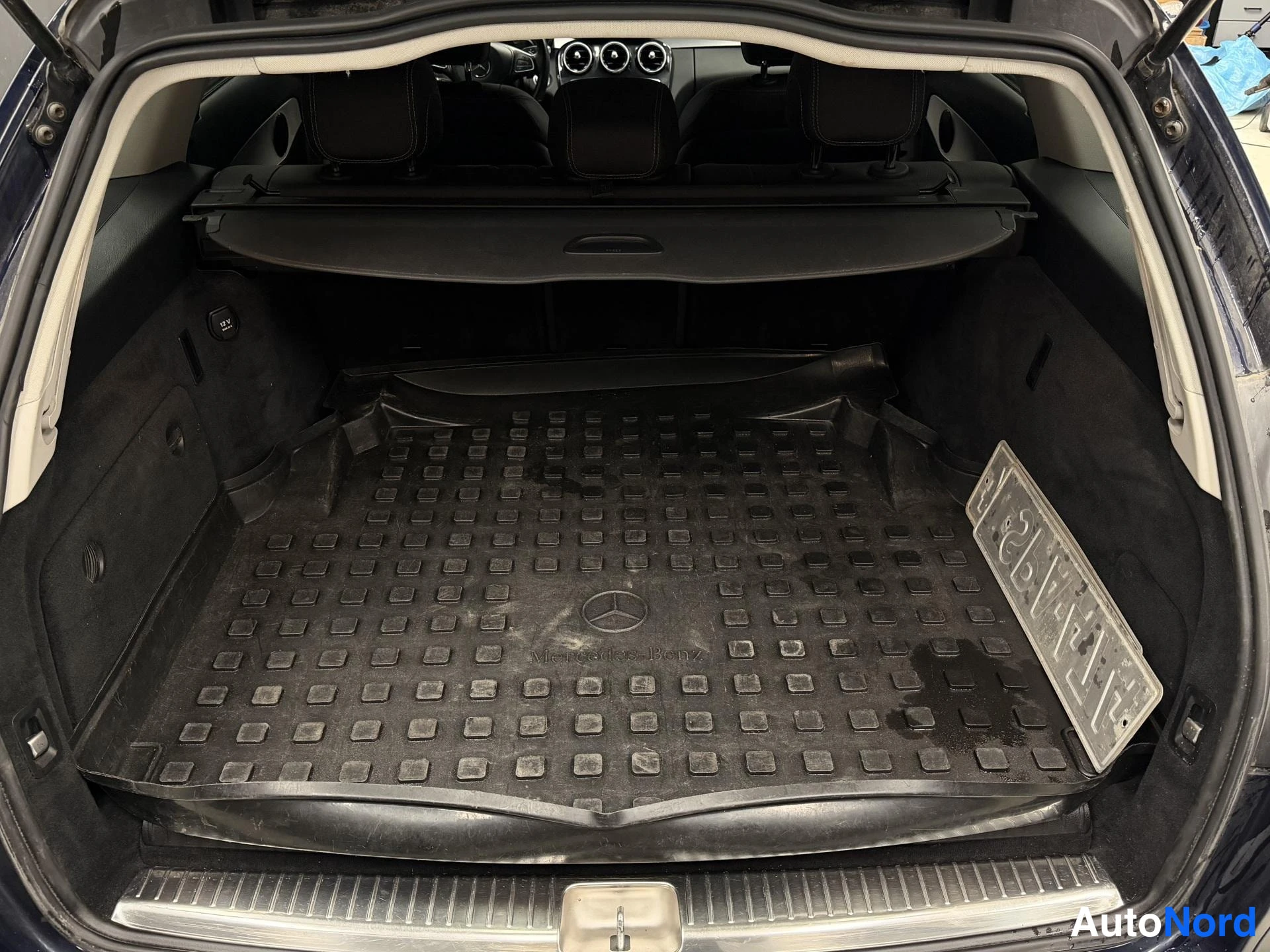 Sininen Mercedes-Benz C 2015, kuva 7