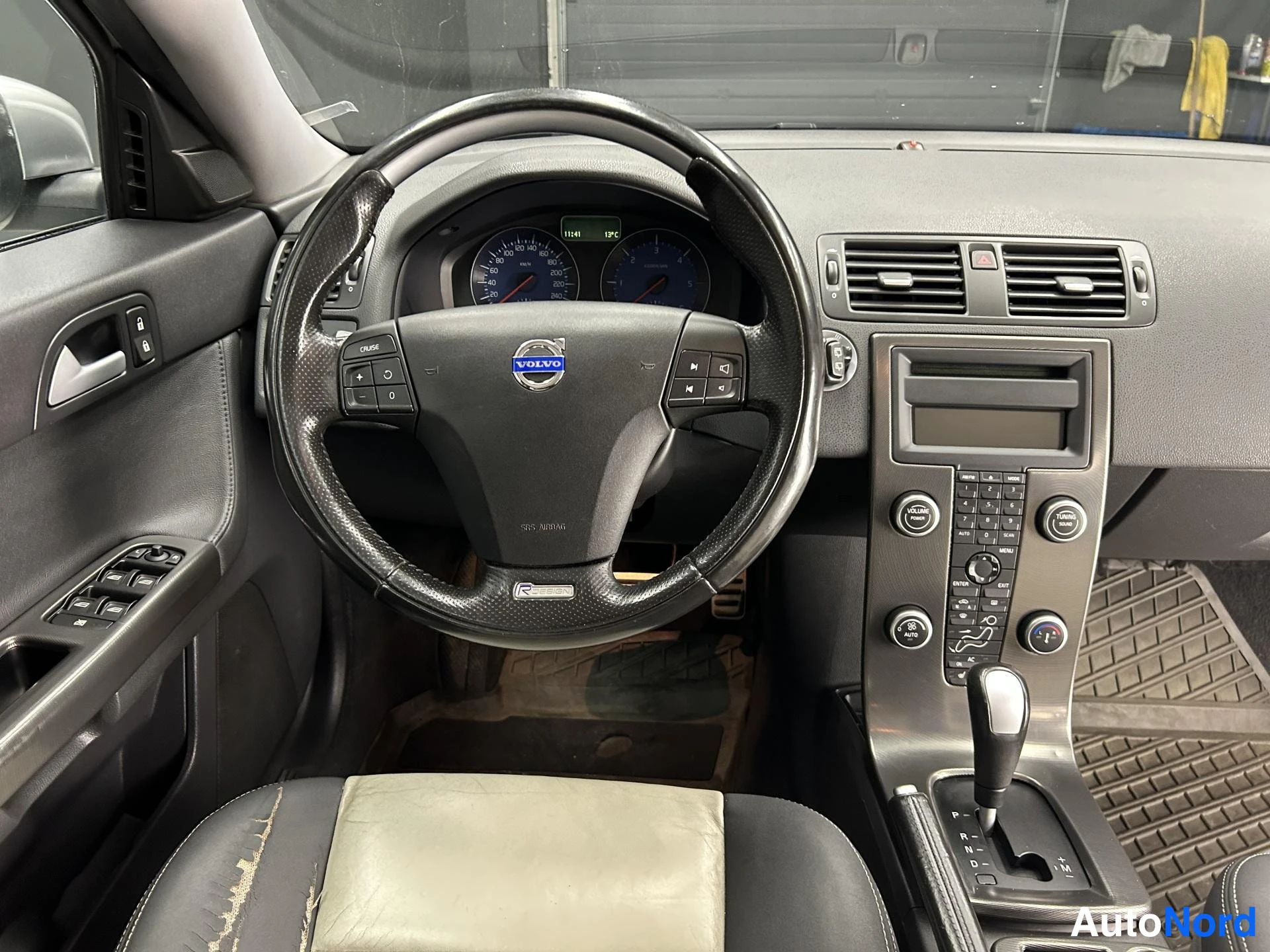 Valkoinen Volvo V50 2009, kuva 9