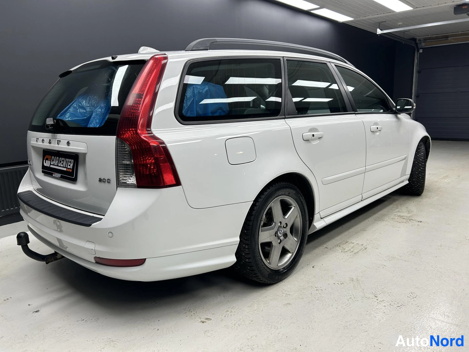 Valkoinen Volvo V50 2009, takaviisto, kuva 6
