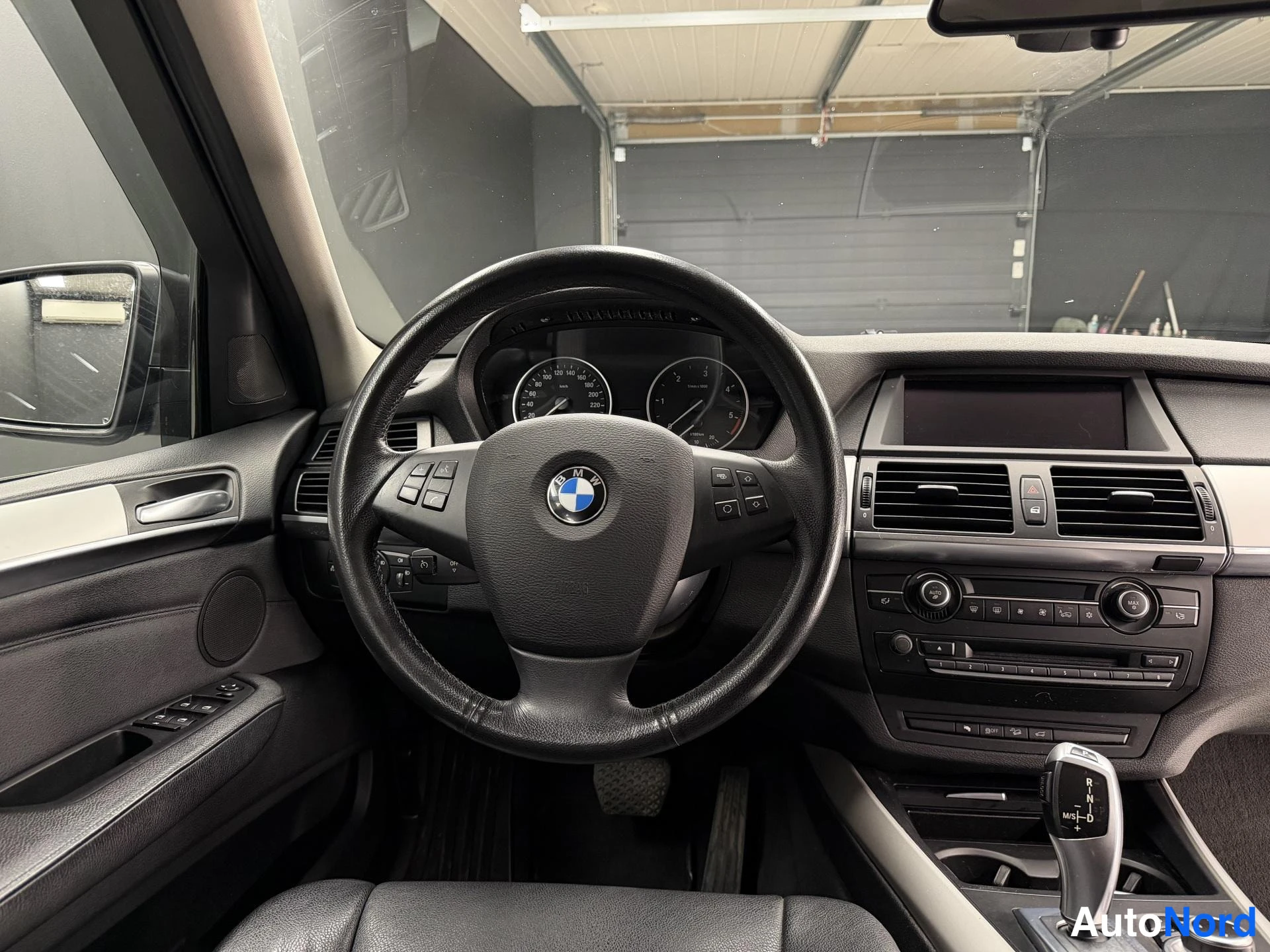 Harmaa BMW X5 2011, kuva 11
