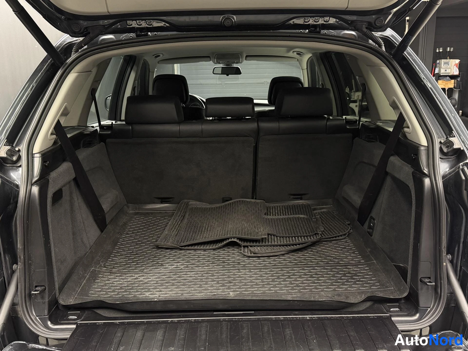 Harmaa BMW X5 2011, kuva 6