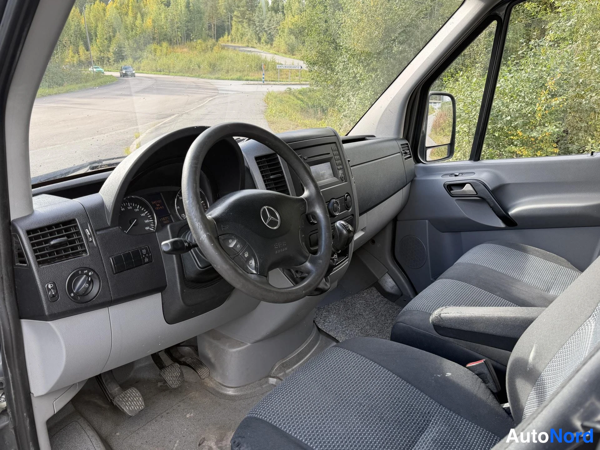 Harmaa Mercedes-Benz Sprinter 2012, kuva 9