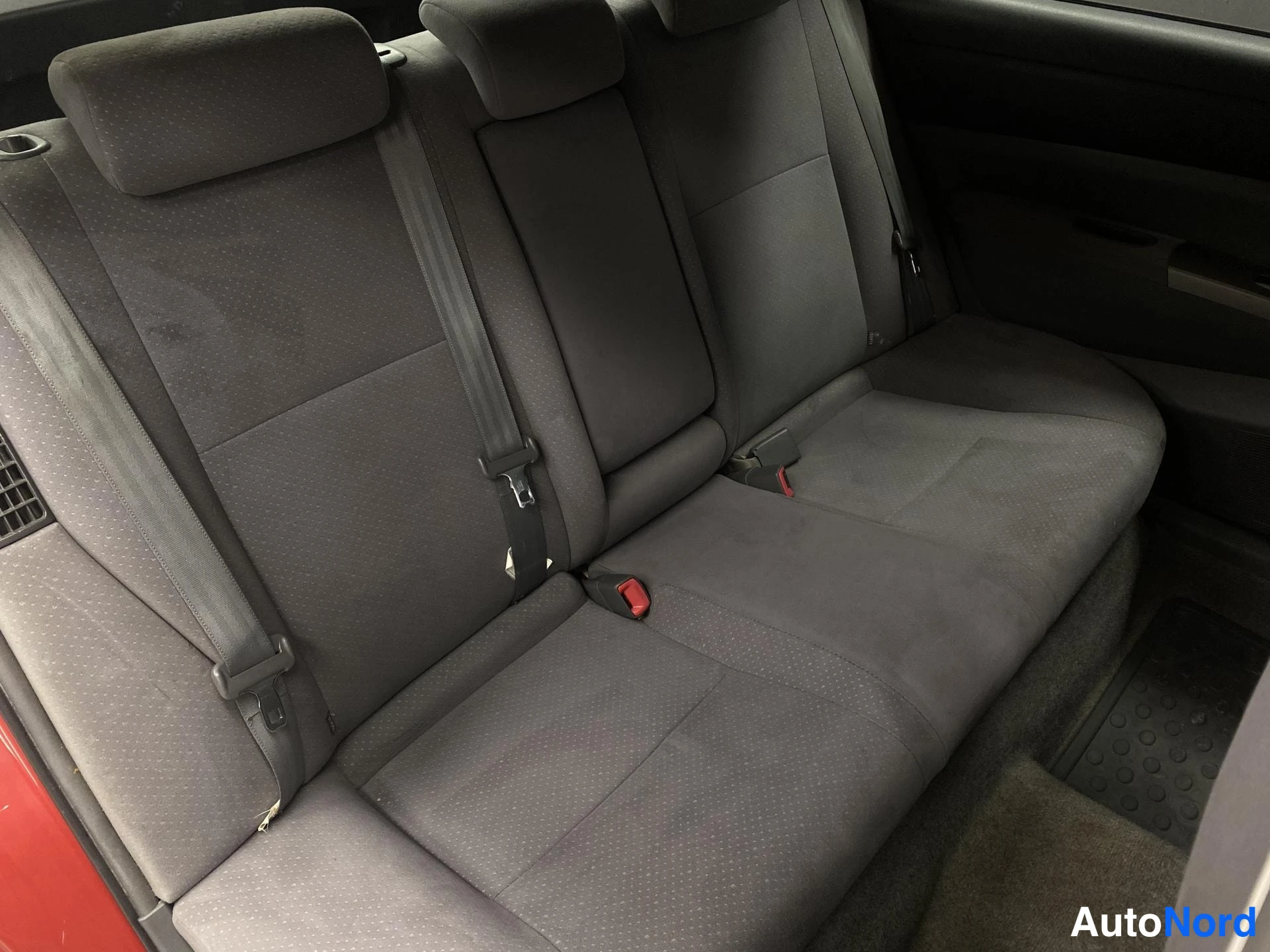 Punainen Toyota Prius 2009, kuva 11