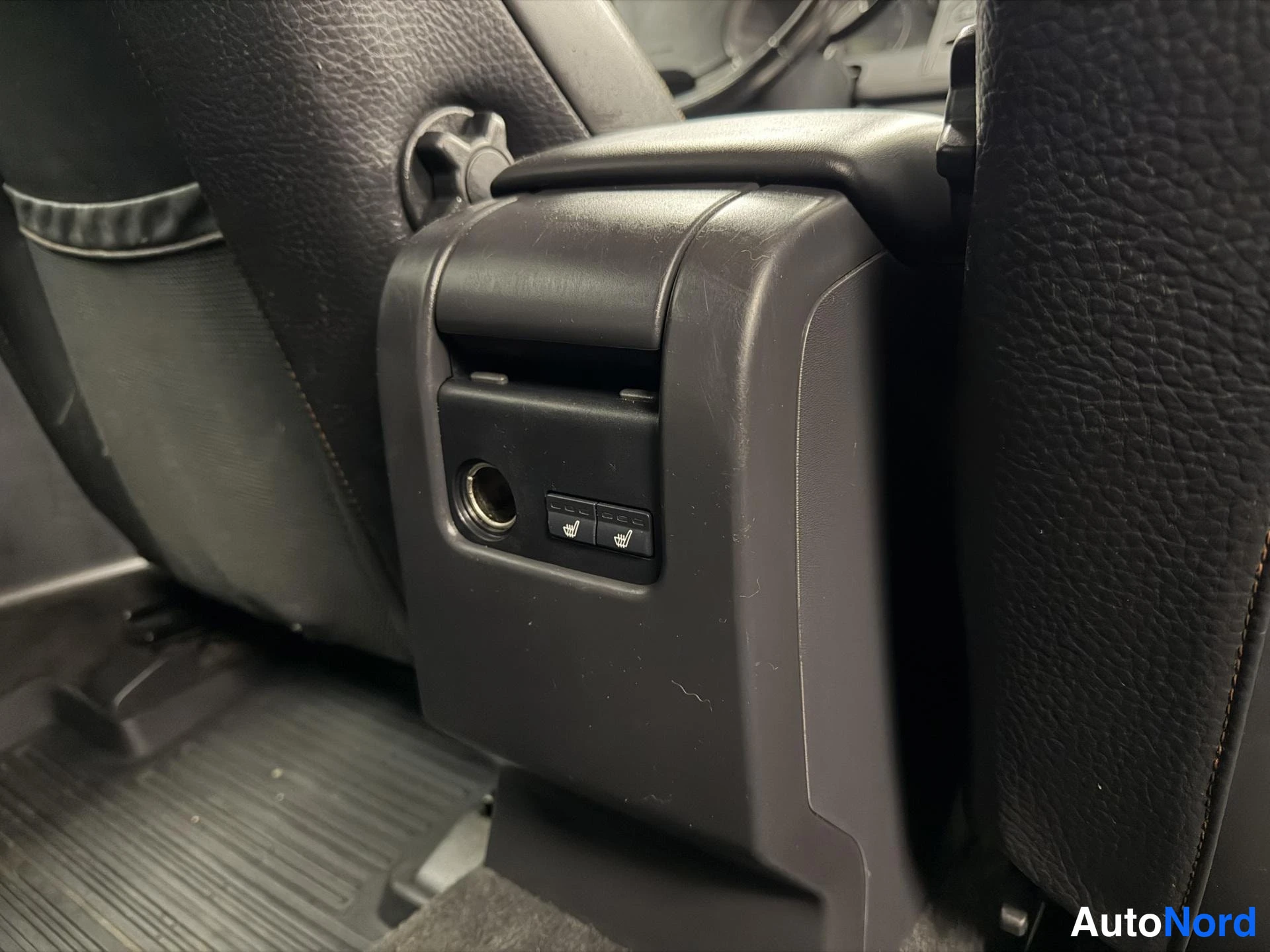 Musta Volvo XC60 2009, kuva 13