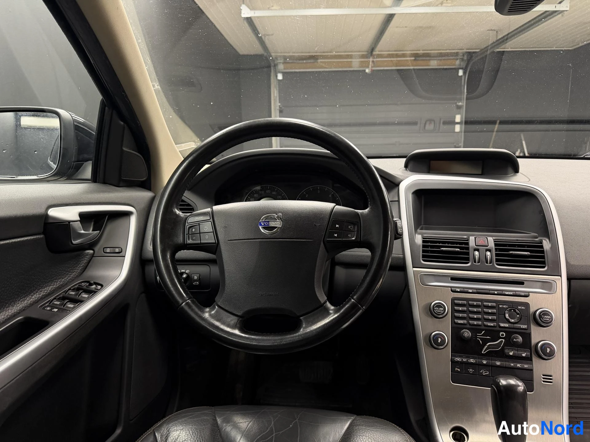 Musta Volvo XC60 2009, kuva 16