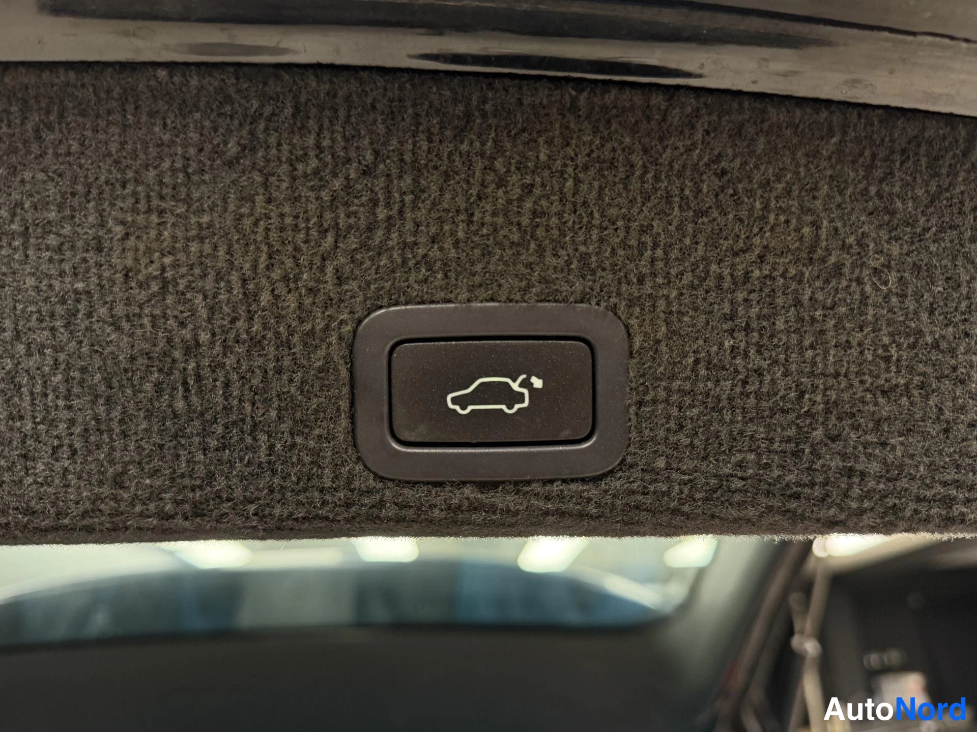 Musta Volvo XC60 2009, kuva 12