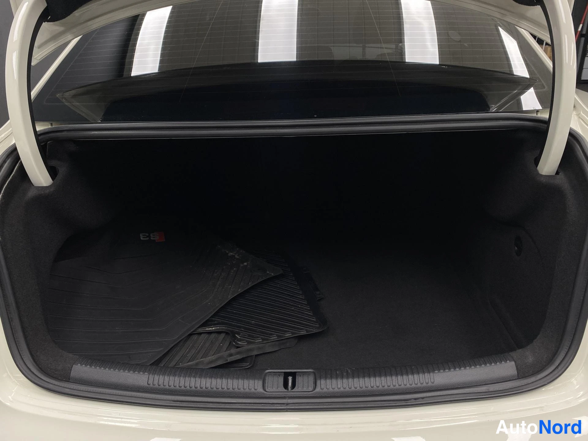 Vit Audi A3 2015, bild 14