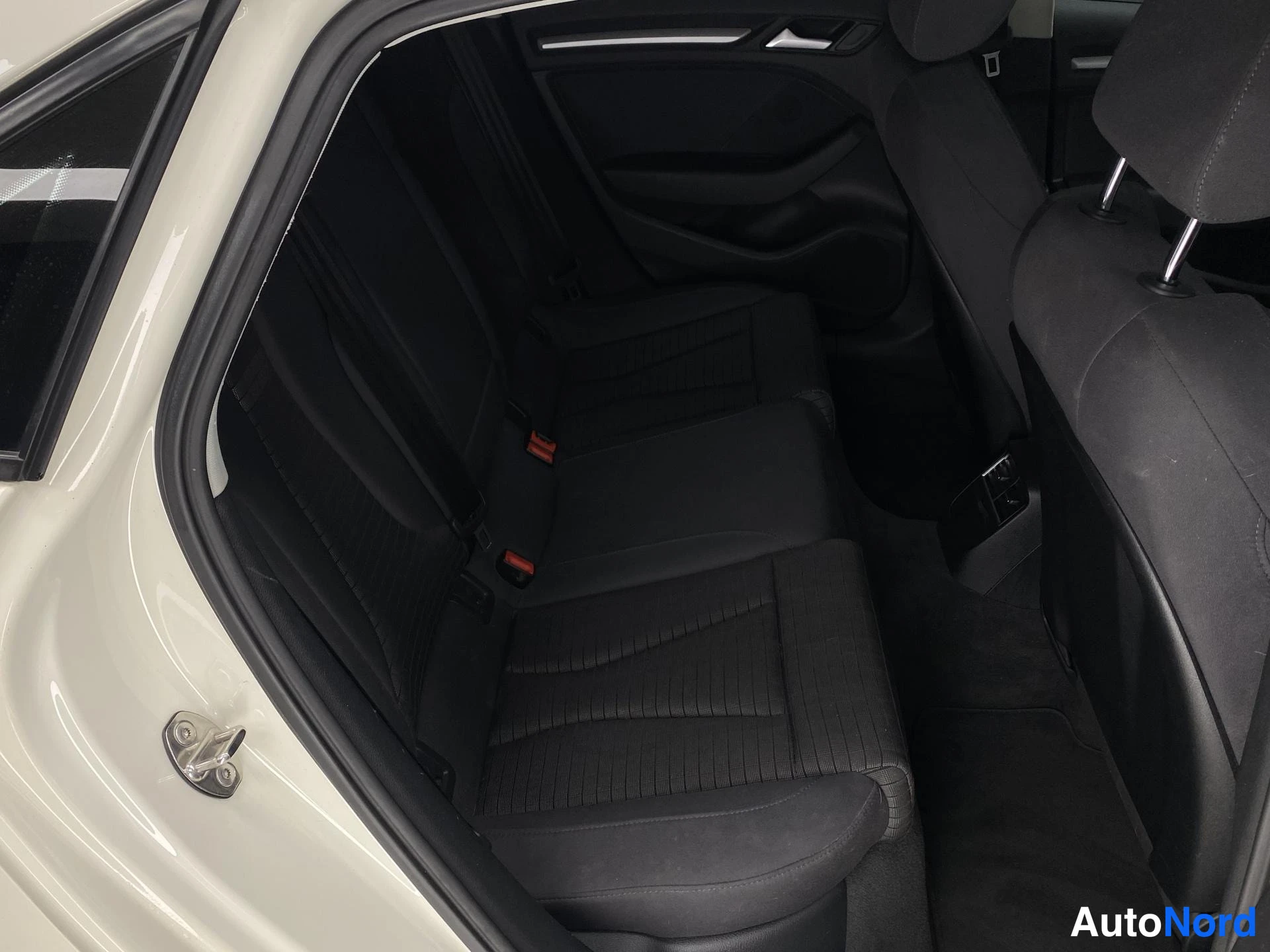 Vit Audi A3 2015, bild 17