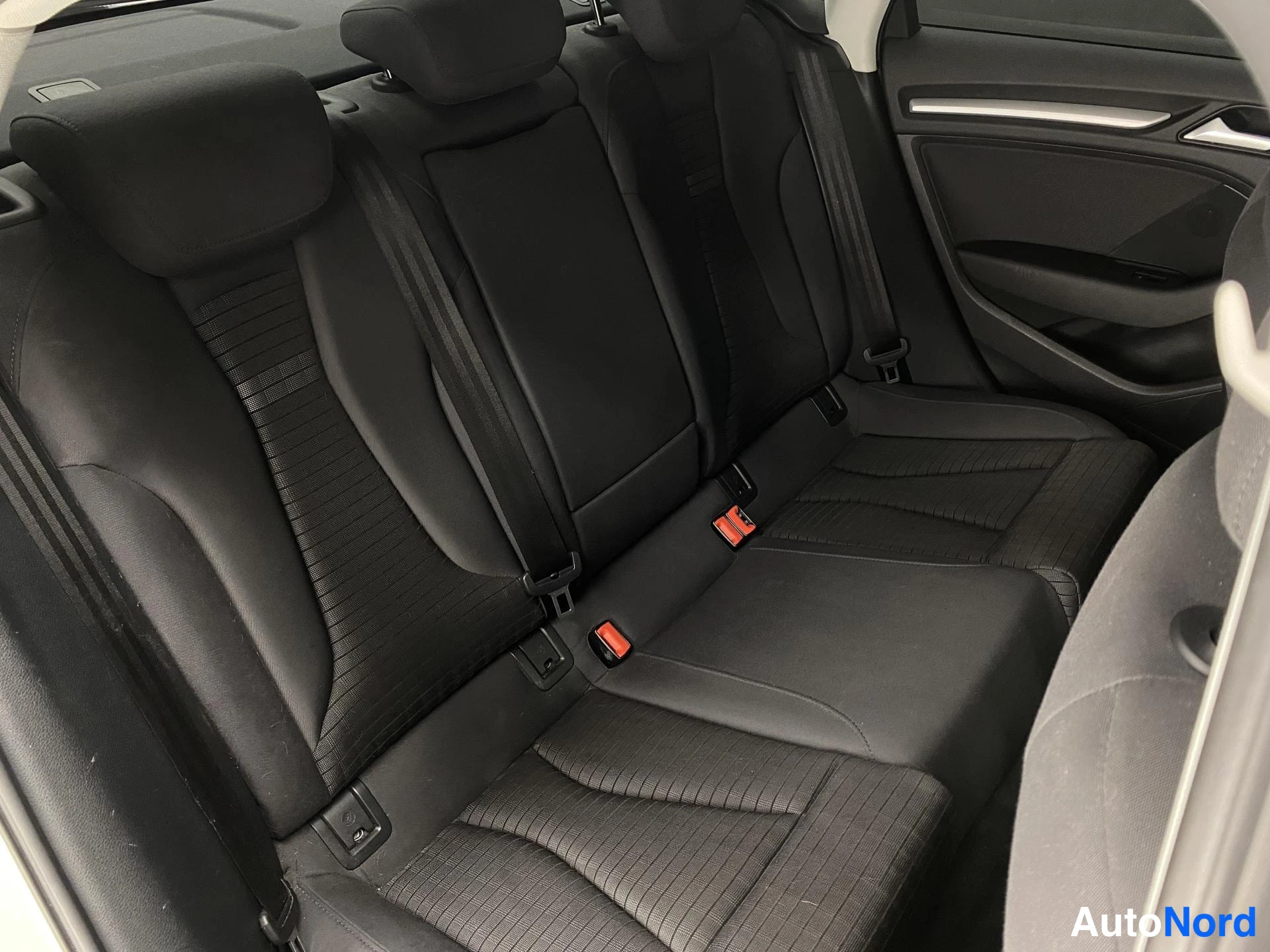 Vit Audi A3 2015, bild 18