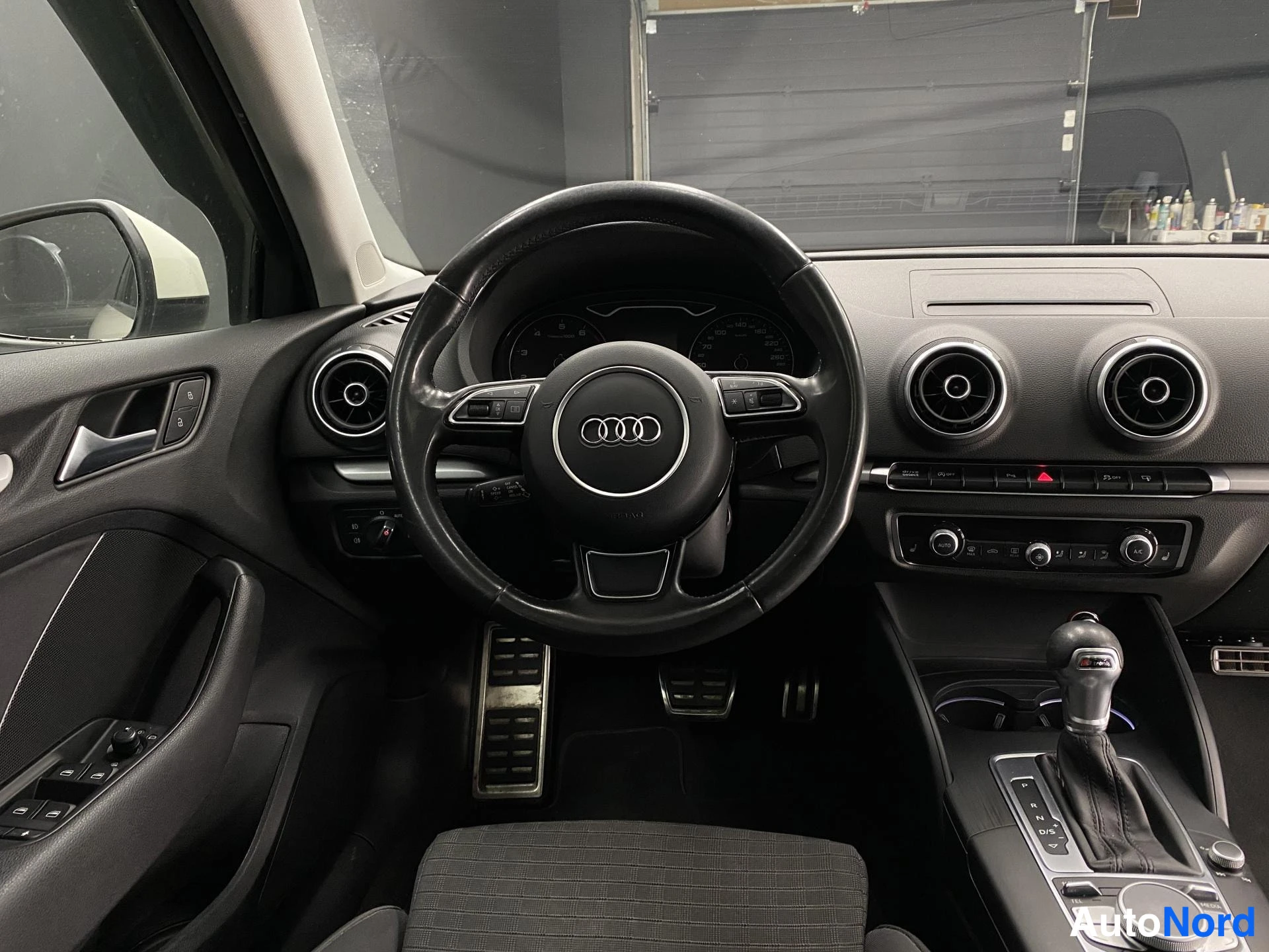 Vit Audi A3 2015, bild 26