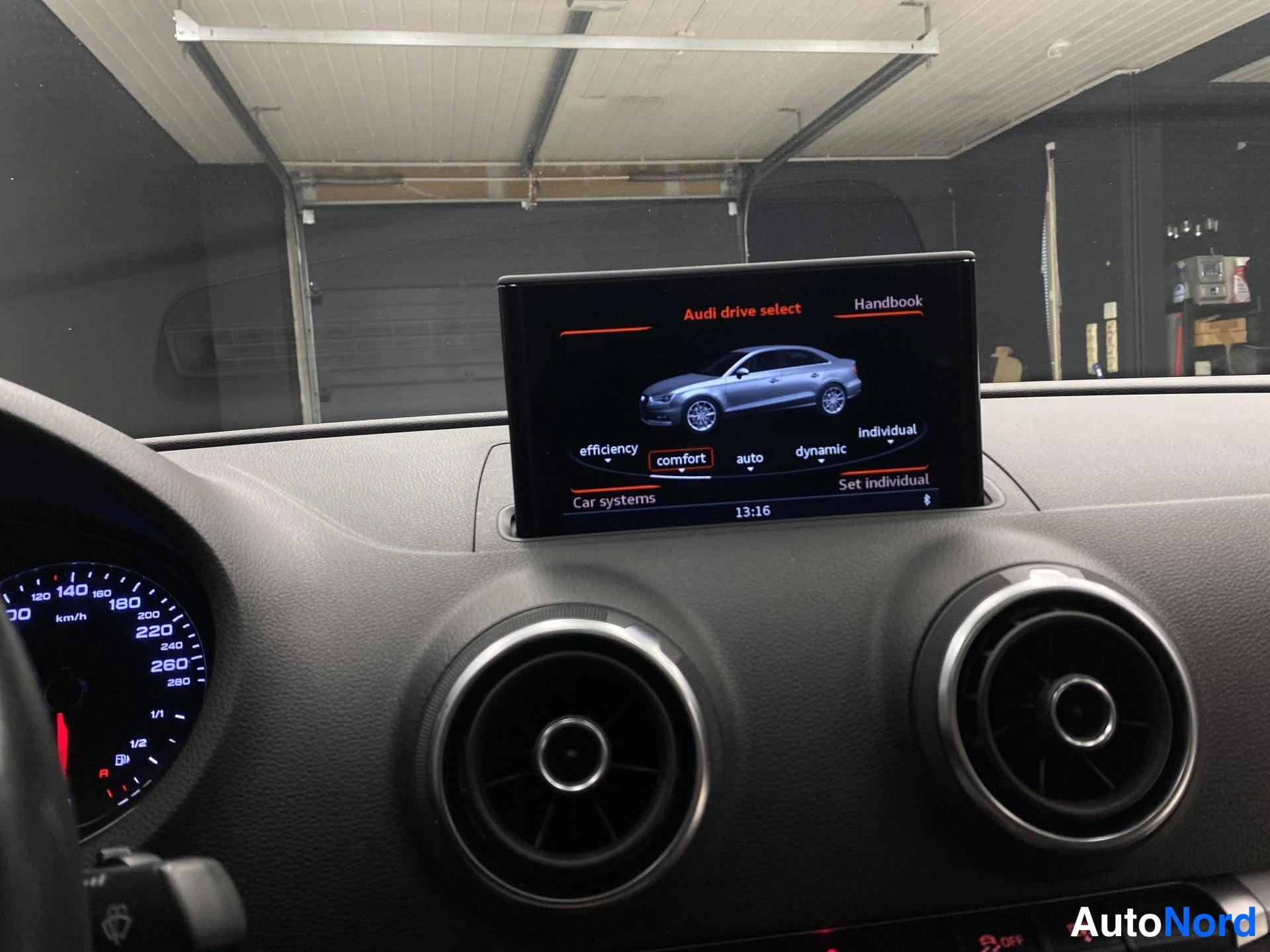 Vit Audi A3 2015, bild 23