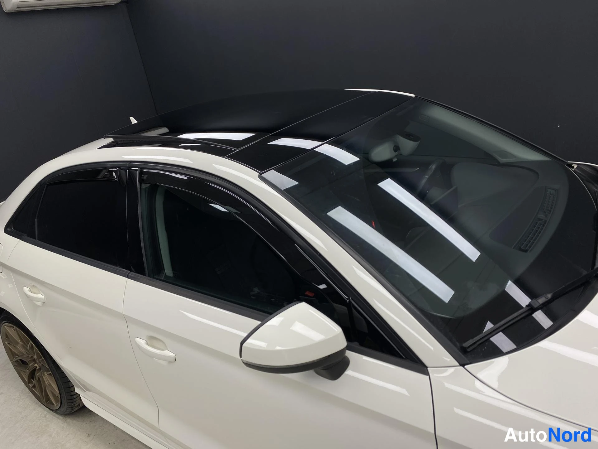 Vit Audi A3 2015, från sidan, bild 7