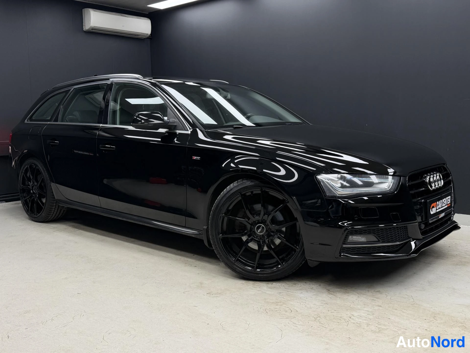 Musta Audi A4 2015, kuva 2