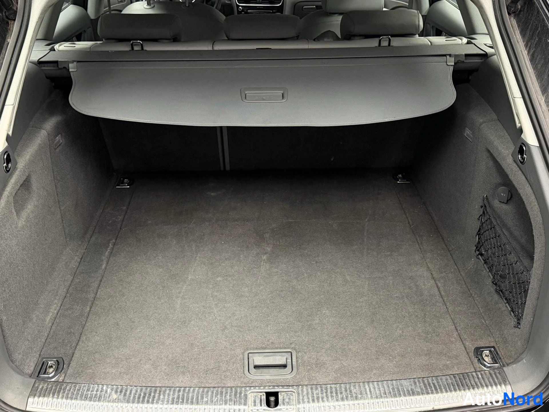 Musta Audi A4 2015, kuva 5
