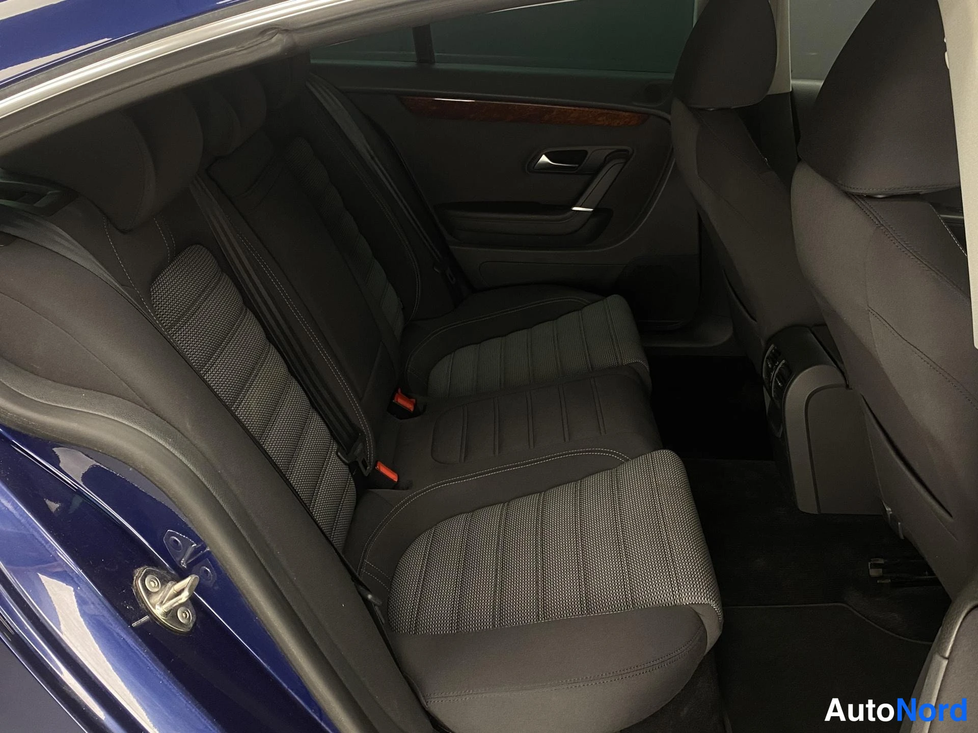 Sininen Volkswagen Passat CC 2011, kuva 18