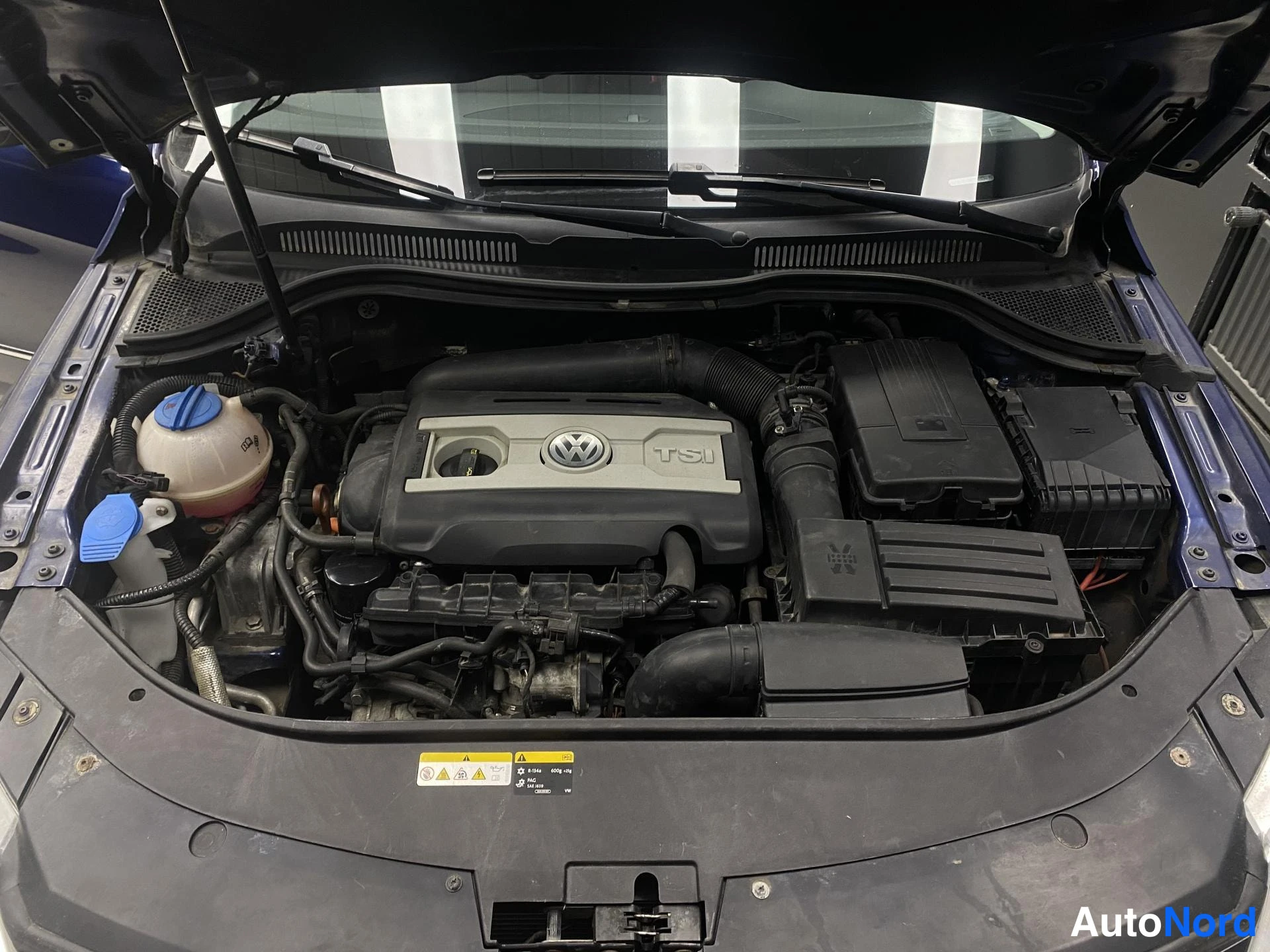 Sininen Volkswagen Passat CC 2011, kuva 14