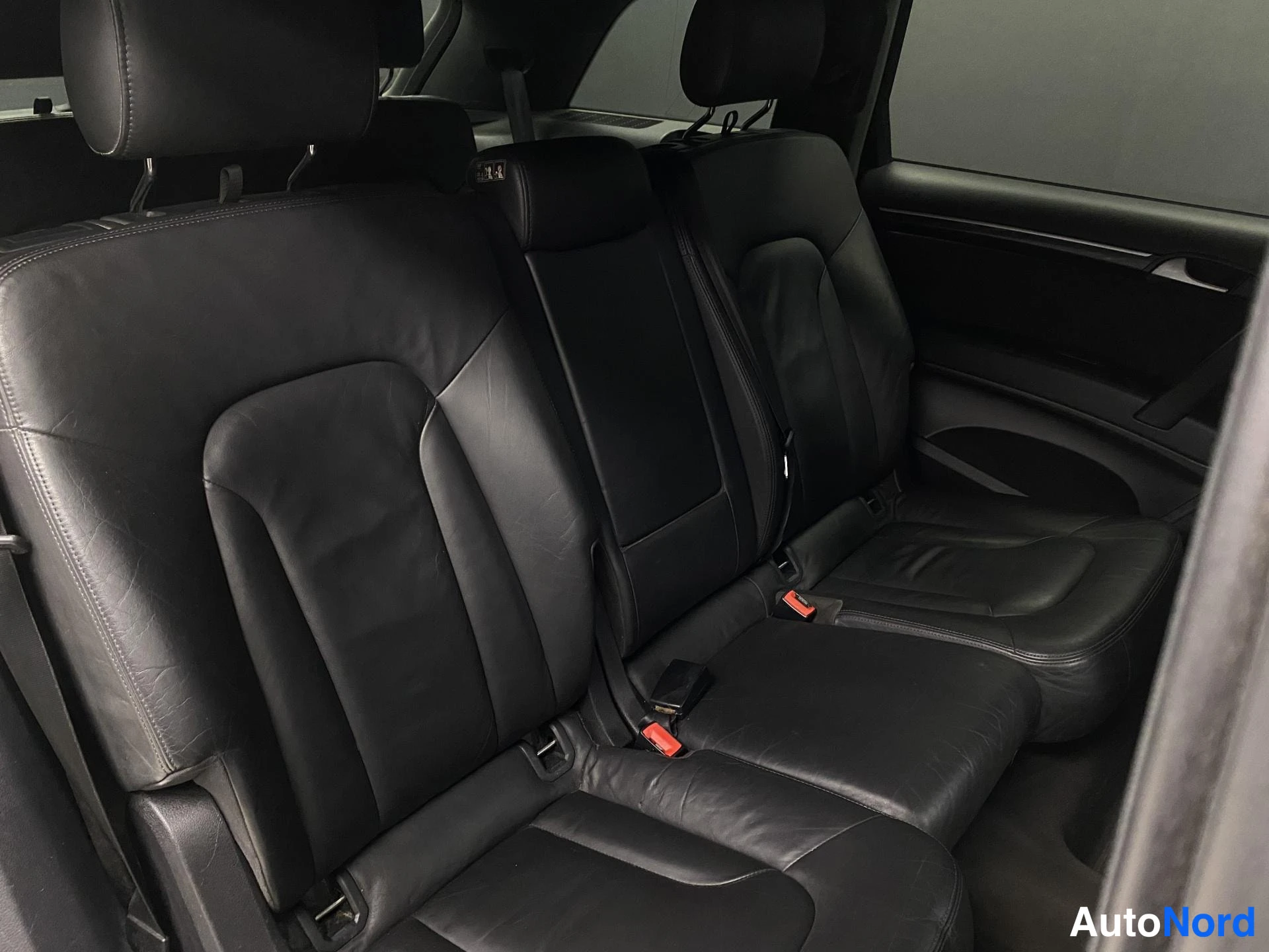 Valkoinen Audi Q7 2010, kuva 10