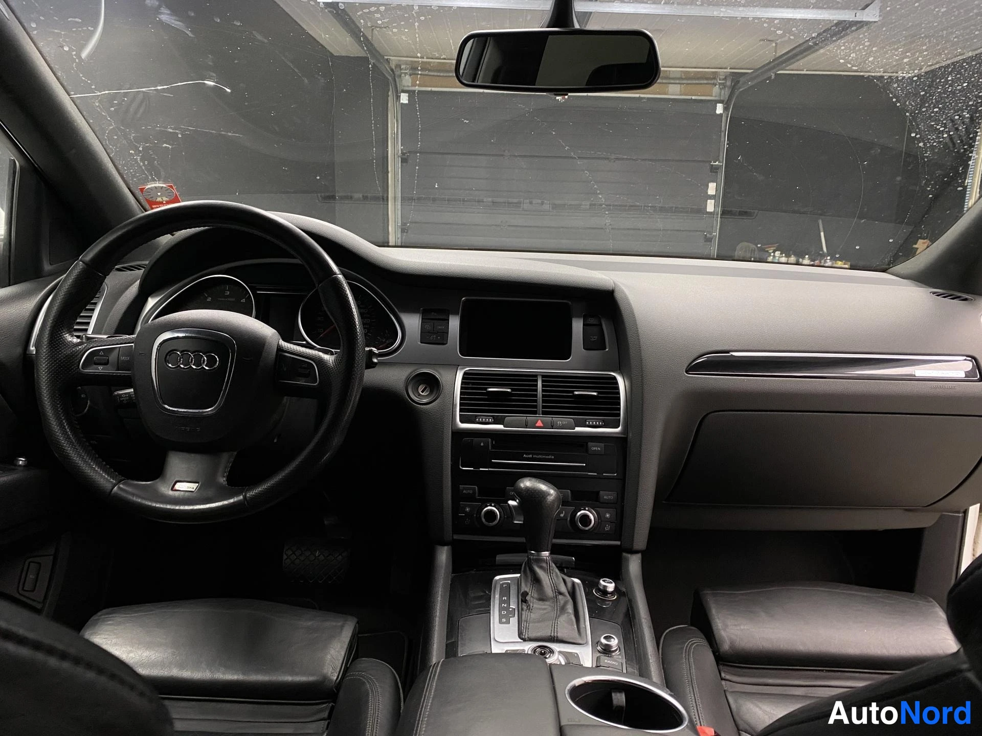 Valkoinen Audi Q7 2010, kuva 13