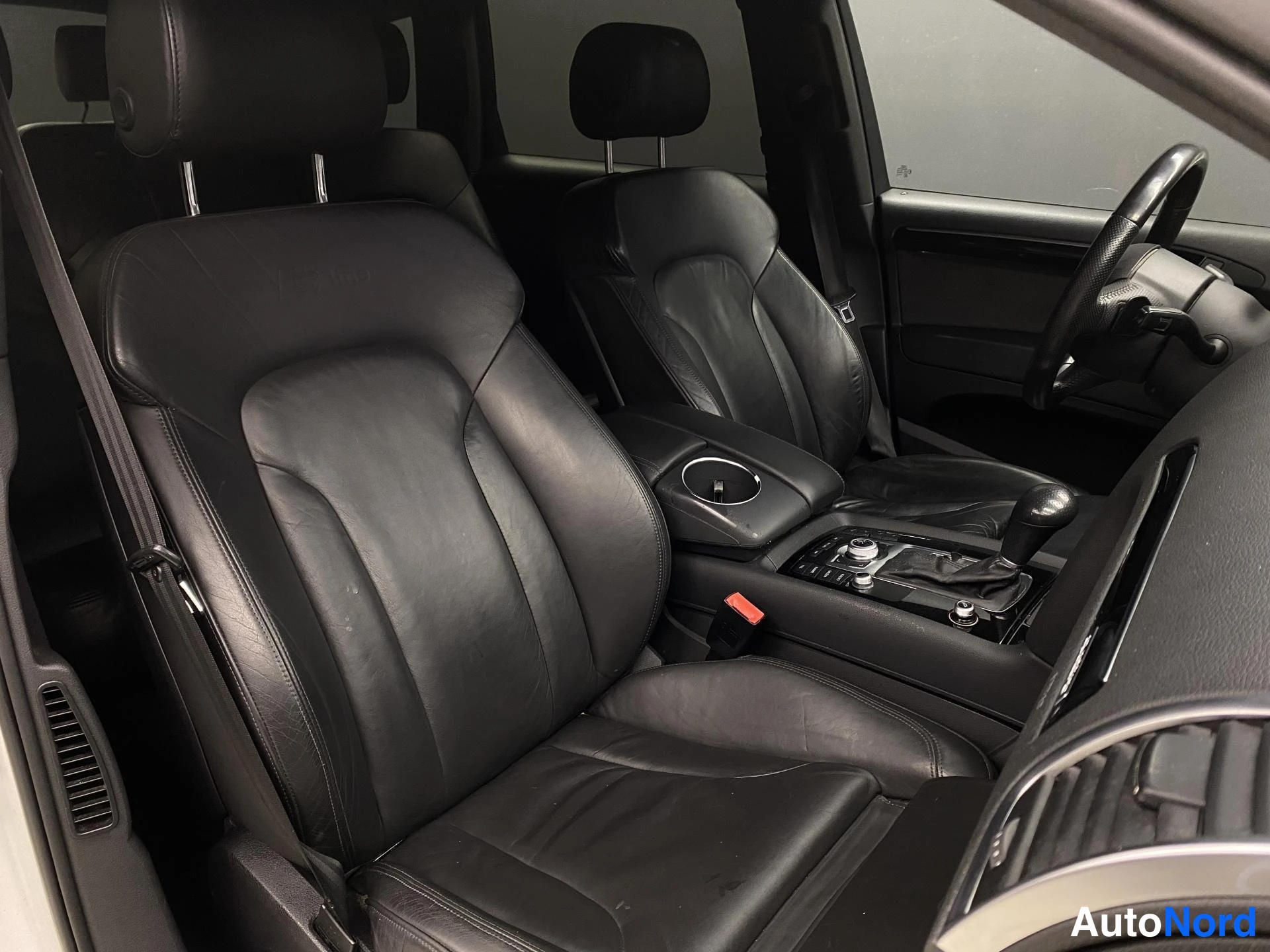 Valkoinen Audi Q7 2010, kuva 8