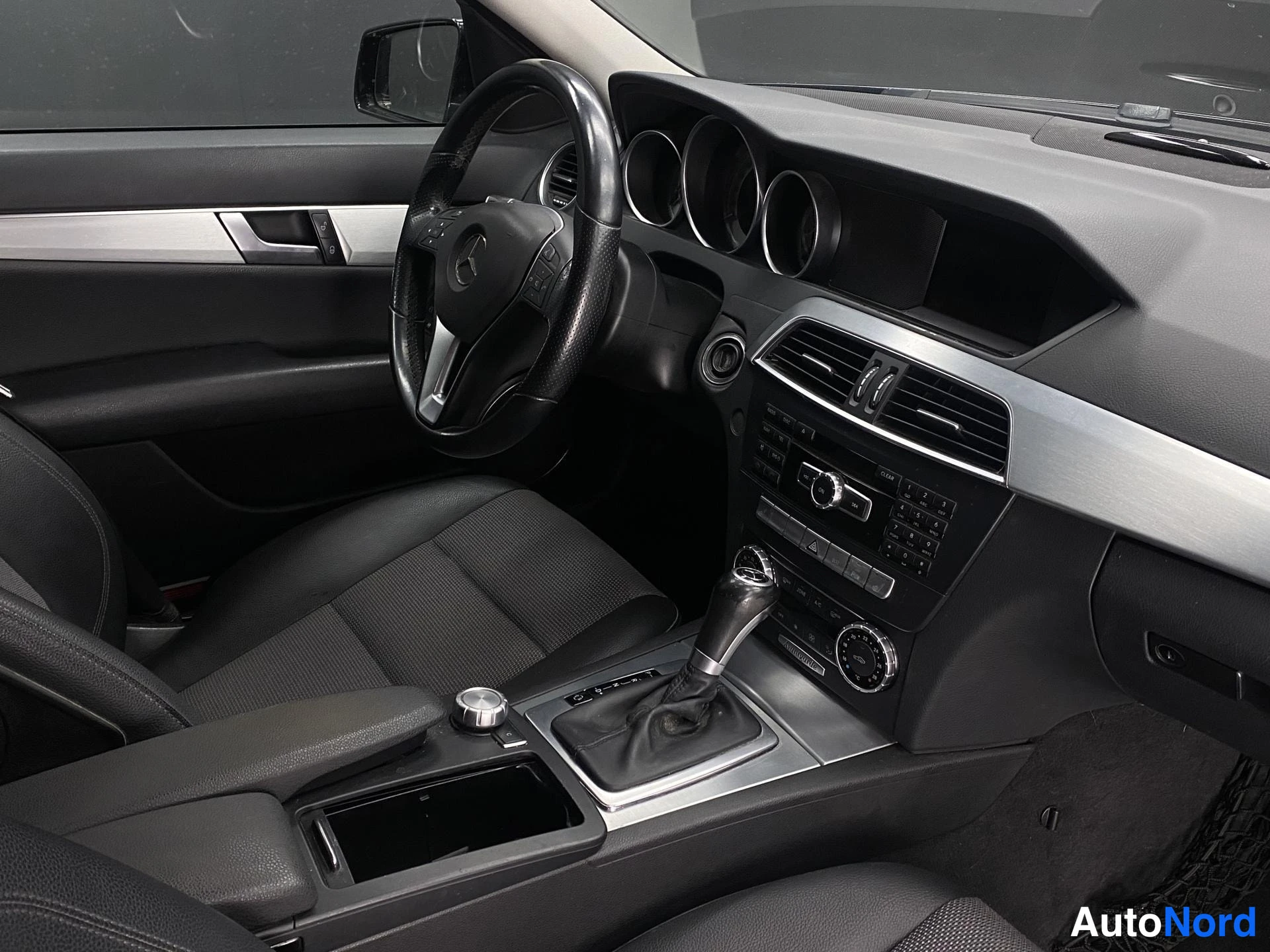 Musta Mercedes-Benz C 2013, kuva 12