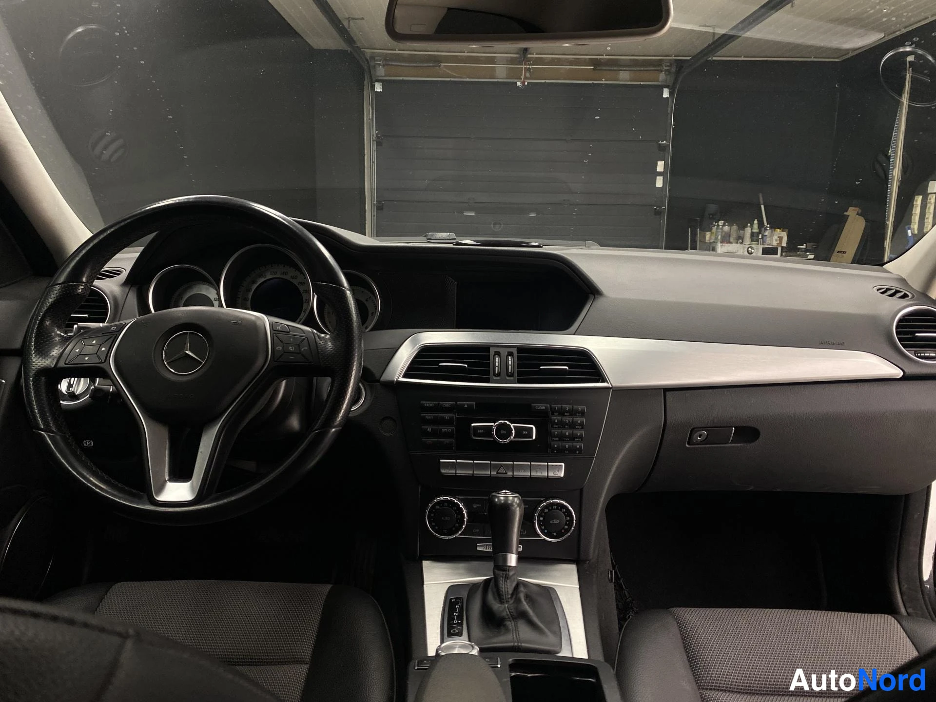 Musta Mercedes-Benz C 2013, kuva 13