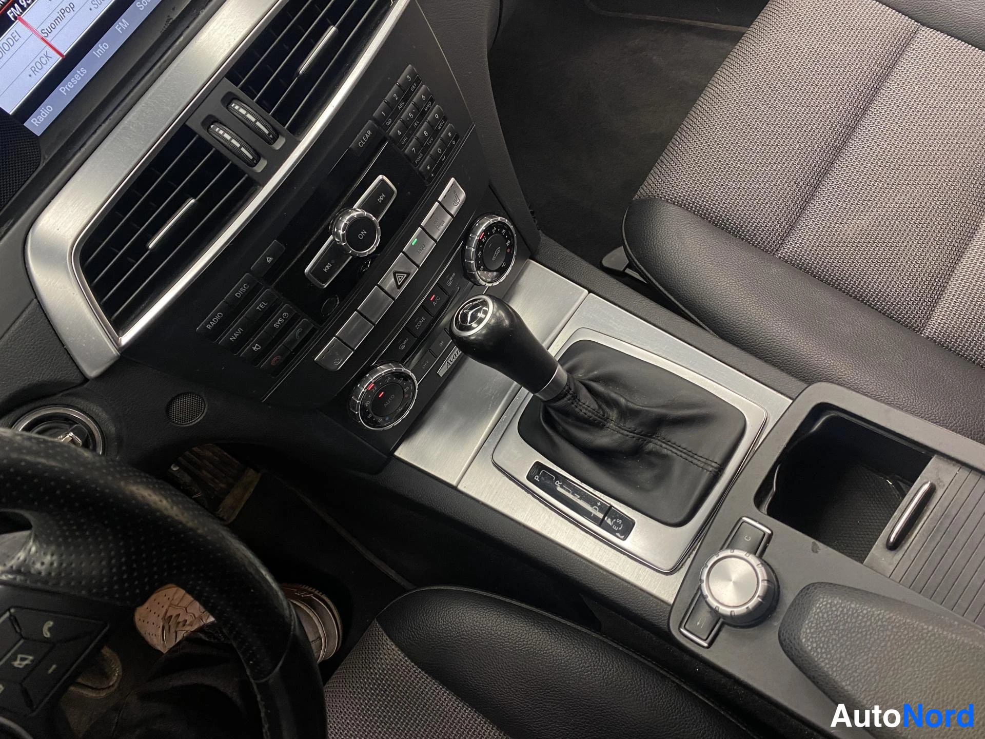 Musta Mercedes-Benz C 2013, kuva 16