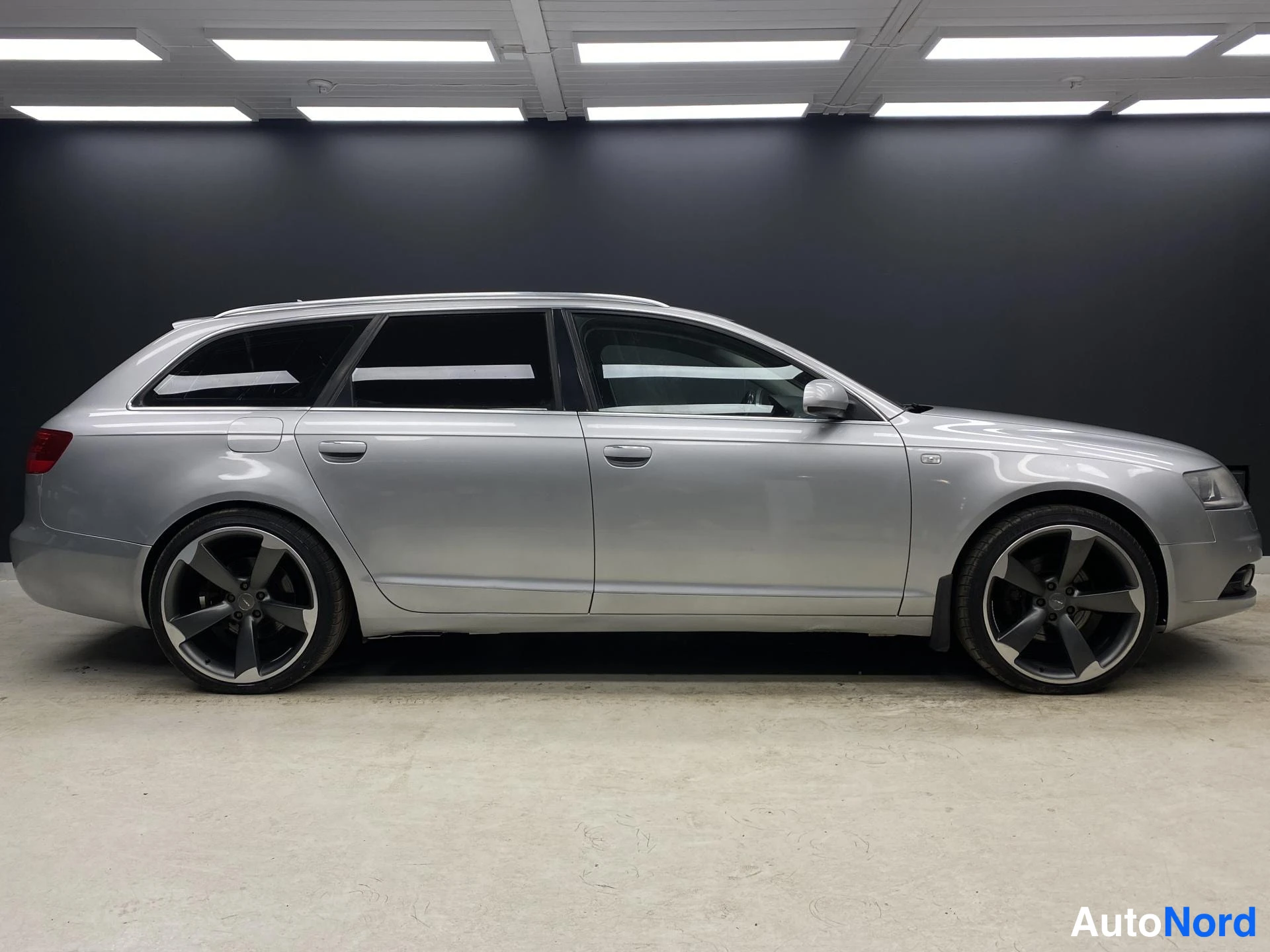 Hopea Audi A6 2008, sivulta, kuva 4