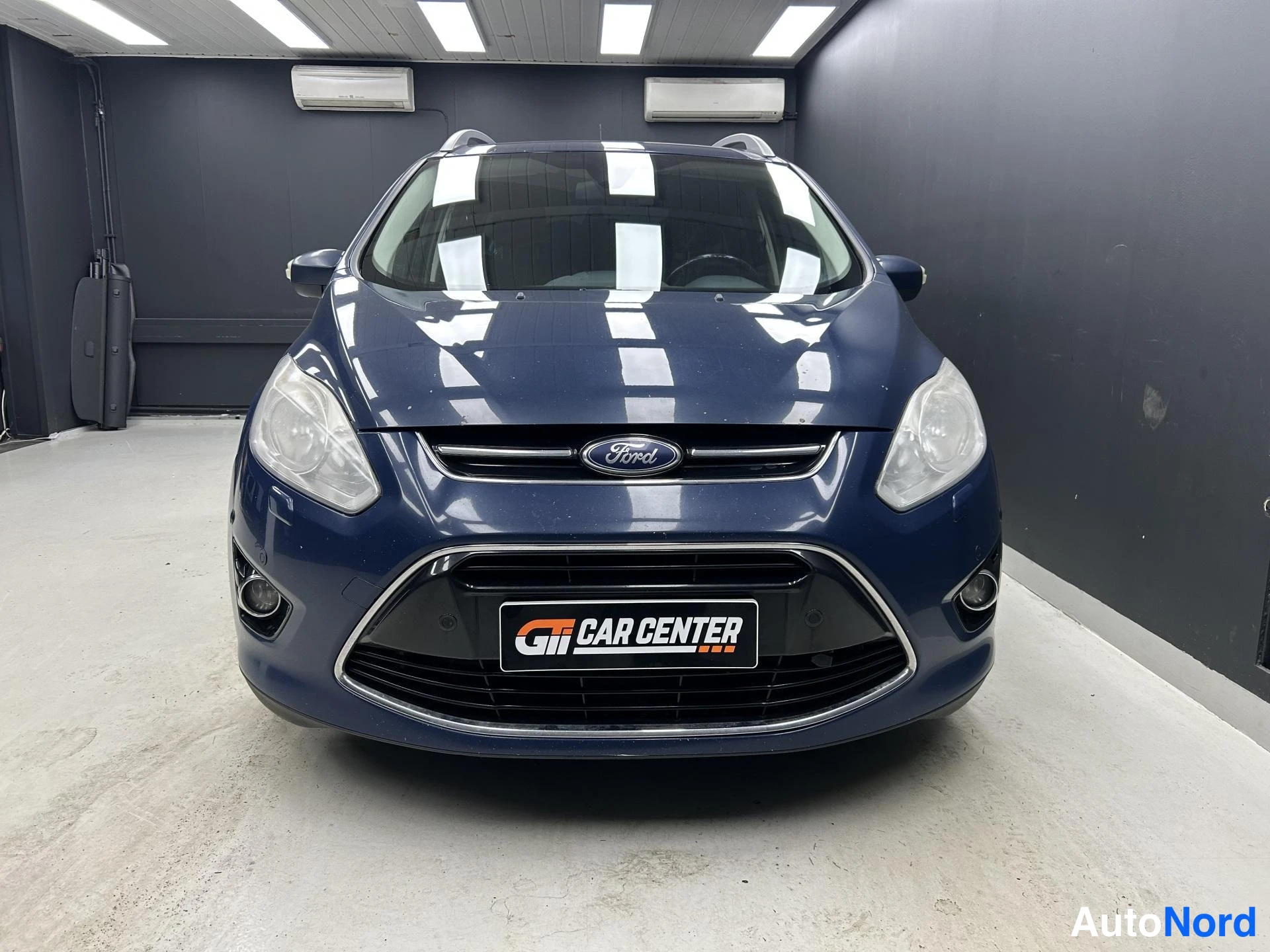 Sininen Ford C-MAX 2013, edestä, kuva 4